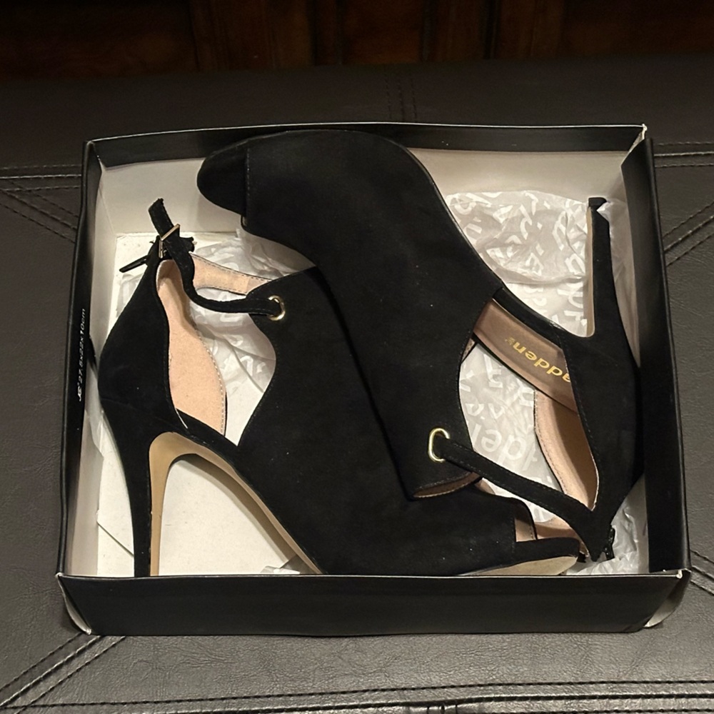 Madden NYC Rockett Black Suede Heels - WORN ONCE